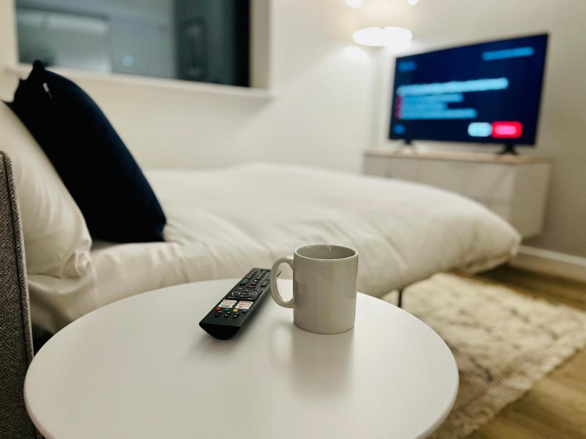 Fabulous One Bedroom Apartment Near Old Trafford Stadium Manchester Dış mekan fotoğraf